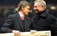 Sir Alex khuyên Man Utd mua ngay sao Aston Villa