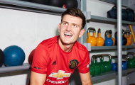 Thần thái rạng ngời, Harry Maguire như thể sinh ra để khoác lên mình màu áo Quỷ đỏ