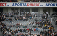Vì sao trận Newcastle - Arsenal thưa thớt người hâm mộ?