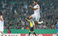 Ấn tượng! 'Cận vệ già' của Bundesliga tiếp tục sắm vai kỷ lục gia