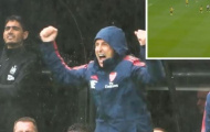 CHOÁNG! Sao Arsenal quá dũng mãnh, Emery ăn mừng hết cỡ như vừa ghi bàn