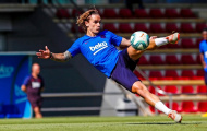 Mặc ồn ào Neymar, đây là hành động của 'bom tấn' Barca trước ngày trở lại La Liga