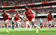 Song sát tỏa sáng, Arsenal làm nên lịch sử trên sân nhà