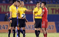 Sau bàn thua oan của HAGL, trọng tài V-League cũng phạm sai lầm ở sân Hoà Xuân?