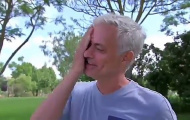 Mourinho ứa nước mắt, thừa nhận rất nhớ bóng đá