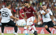 Thi đấu bế tắc, AC Milan bị 'gã tí hon' cầm hòa