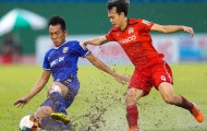 Trật tự bảng xếp hạng xáo trộn liên tục, có một V-League kỳ lạ!