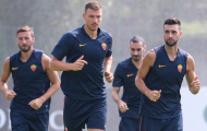 Vừa gia hạn hợp đồng, cựu sao Man City cười tươi trên sân tập