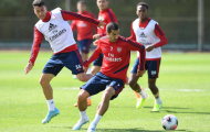 'Bom tấn' tập làm thủ môn, Arsenal sẵn sàng nghênh chiến Spurs