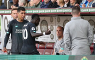 Mane gây lộn Salah, Firmino làm điều khó ngờ trong đường hầm