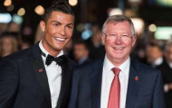Sir Alex làm điều bất ngờ với Ronaldo trong ngày đi vào sách sử