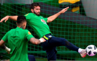Đối thủ trực tiếp thừa nhận 'khó có cửa' cạnh tranh với Alisson Becker
