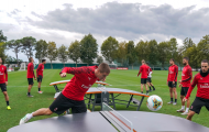Dàn sao AC Milan thể hiện tài năng với môn... bóng bàn