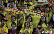 CĐV Nam Định nhuộm vàng Hàng Đẫy, nhiệt huyết tiếp lửa cho đội nhà