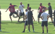 SỐC! Bị sỉ nhục, Higuain nổi điên đá thẳng trợ lý từng khiêu khích Mourinho