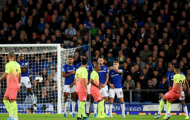 Siêu phẩm đá phạt giúp Man City có 3 điểm 'thót tim' trước Everton