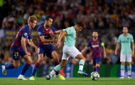 Nhìn kìa MU, Sanchez chỉ cần 2 phút để chứng minh đẳng cấp trước Barca