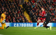 SỐC! Dứt điểm cực chất, 'máy tạt' Liverpool làm được điều khó tin sau 18 năm