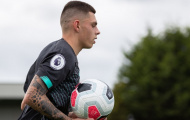 Sao trẻ chưa hẹn ngày trở lại, Liverpool có nỗi lo bên cánh trái