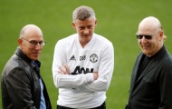 Nhà Glazer tháo chạy, CĐV Man Utd mở hội