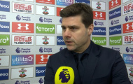 Bị hỏi lạ, Pochettino gắt: ''Bạn nghĩ đây là lúc để nói về chuyện đó à?''