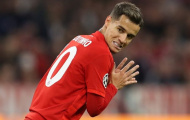 Đụng chạm đến công thần, Coutinho bị người cũ Bayern 'dằn mặt'