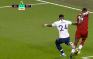 'Khi cậu ta phòng ngự, bạn luôn thấy trước thẻ vàng, thẻ đỏ hoặc penalty'