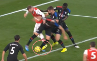 'Tôi không nghĩ đó là pha phạm lỗi... Thật khốc liệt cho Arsenal'