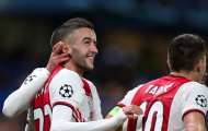 'Stamford Bridge sững sờ trong im lặng'