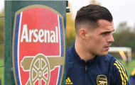 Không thi đấu, giờ Xhaka cũng chẳng được phát ngôn