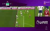 Tức giận với VAR, huyền thoại gay gắt: ''Thôi biện minh đi!''