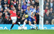 Sút tung lưới Brighton, Man Utd là 'thánh hưởng lợi' ở Premier League