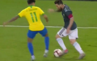 Thi triển 'ma thuật tốc độ', Messi biến Coutinho thành gã hề trên sân
