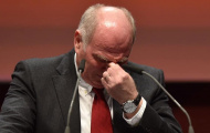 Thấy gì từ việc chủ tịch Hoeness chia tay Bayern?