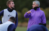 Mượn Chelsea và Man Utd, West Ham làm điều không ngờ với Mourinho