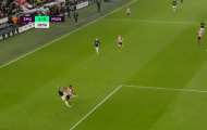 'Anh ta đơn giản là quá mạnh so với Phil Jones'