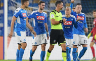 Trước “đại chiến” với Liverpool, nội bộ Napoli lại gây chuyện