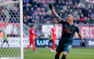 Sao trẻ lập hat-trick cho Ajax ngay trận đầu đá chính