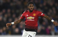 Khó tin! CĐV Man Utd bảo vệ... 'cục tạ' Fred