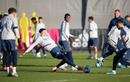 Sao Bayern thoải mái cười đùa trên sân tập trước thềm đại chiến Gladbach