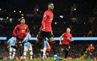 Bùng nổ trong hiệp một, Man Utd nhấn chìm Man City ngay trên SVĐ Etihad