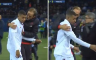 Mbappe hành động gây sốc, HLV Tuchel lên tiếng giải thích