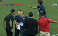 CĐV Việt Nam: Game dễ quá! Sợ thầy Park... 'múc' luôn trọng tài