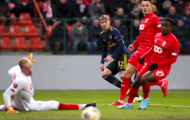 Rượt đuổi ngoạn mục, Arsenal chính thức đi tiếp tại Europa League