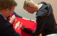 NÓNG! Erling Haaland đã ký lên áo đấu Man Utd
