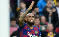 Vidal đâm đơn kiện Barcelona vì lý do khó tin