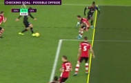 Wilfried Zaha bị VAR bắt việt vị bởi tình huống khó tin
