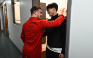 Minamino đỏ mặt khi bị sao Liverpool 'gạ gẫm' 