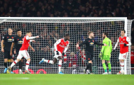 'Bom tấn' Pepe kích nổ, Arsenal nhấn chìm Man Utd chỉ trong 45 phút