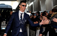 Đè bẹp Valencia, fan Real gửi đến Ronaldo một thông điệp đặc biệt